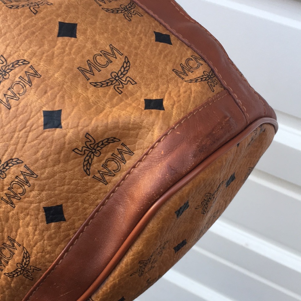 Mcm bucket bag (includes dust bag and cards) - Picture 6 of 15